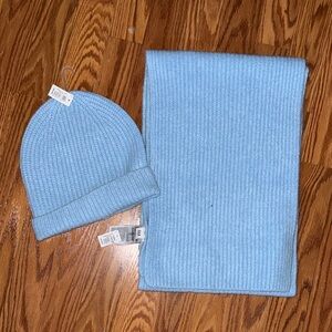 GAP Sky Blue Women’s Knit Hat and Scarf Set